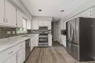 11716 S Black Forest Ln, Palos Park, IL 60464 - Photo 7