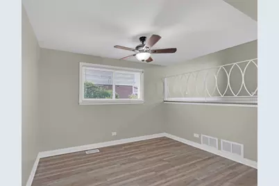 9272 N Home Terrace, Des Plaines, IL 60016 - Photo 13