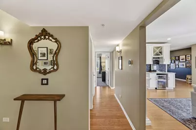 201 N Vail Avenue #807, Arlington Heights, IL 60004 - Photo 3