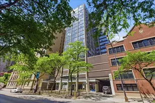3110 N Sheridan Rd, Chicago, IL 60657 - Photo 1