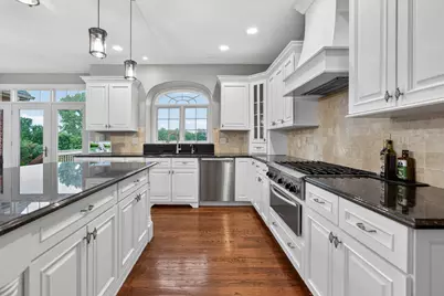 39W696 Henry David Thoreau Place, Saint Charles, IL 60175 - Photo 9