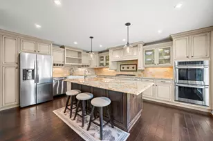1005 W Firestone Dr, Hoffman Estates, IL 60192 - Photo 7