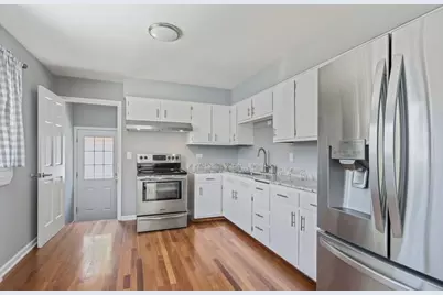 1215 W Roosevelt Road, Wheaton, IL 60187 - Photo 7