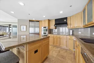 950 N Michigan Ave, Chicago, IL 60611 - Photo 13