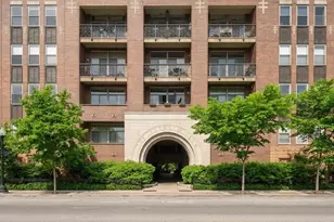 1350 W Fullerton Ave, Chicago, IL 60614 - Photo 1