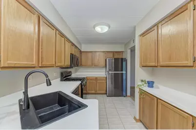 8809 S 79th Avenue #20, Hickory Hills, IL 60457 - Photo 5