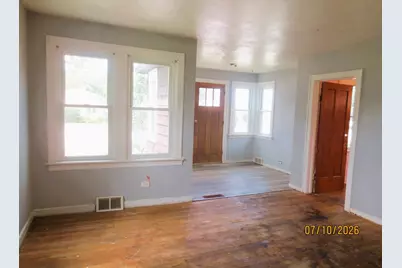 8215 W Forest Preserve Avenue, Chicago, IL 60634 - Photo 3