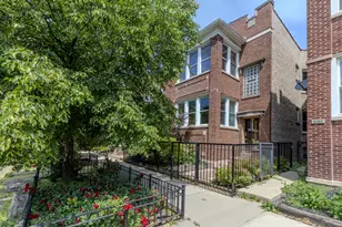 3130 W Wilson Ave, Chicago, IL 60625 - Photo 1