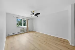 2772 E 75th St, Chicago, IL 60649 - Photo 15