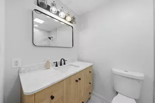 2772 E 75th St, Chicago, IL 60649 - Photo 11