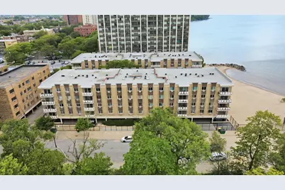 2772 E 75th Street #2GS, Chicago, IL 60649 - Photo 1