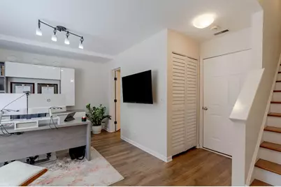 6957 N Western Avenue #F, Chicago, IL 60645 - Photo 13