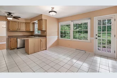 [Address not provided], Libertyville, IL 60048 - Photo 9
