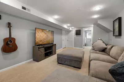 6949 Meadowcrest Drive, Downers Grove, IL 60516 - Photo 21