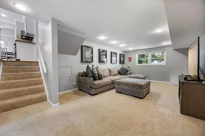 6949 Meadowcrest Drive, Downers Grove, IL 60516 - Photo 19
