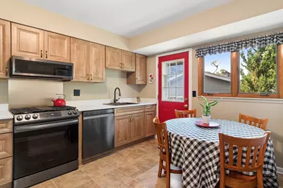 6601 Macarthur Drive, Woodridge, IL 60517 - Photo 5