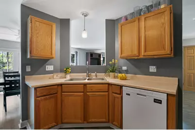 681 W Huron Hills Trail, Round Lake Heights, IL 60073 - Photo 13