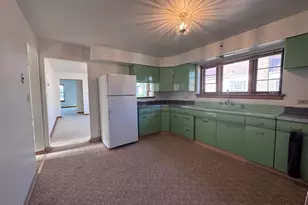 10315 Chaucer St, Westchester, IL 60154 - Photo 7