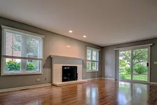 1541 N Kendal Ct, Arlington Heights, IL 60004 - Photo 9