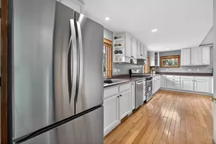 21 S Elmhurst Rd, Prospect Heights, IL 60070 - Photo 3