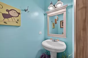 21 S Elmhurst Rd, Prospect Heights, IL 60070 - Photo 9