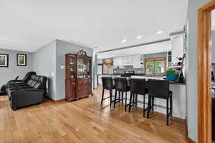 21 S Elmhurst Rd, Prospect Heights, IL 60070 - Photo 11