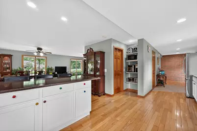 21 S Elmhurst Road, Prospect Heights, IL 60070 - Photo 7
