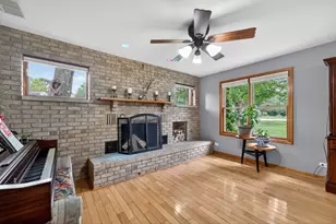 21 S Elmhurst Rd, Prospect Heights, IL 60070 - Photo 15