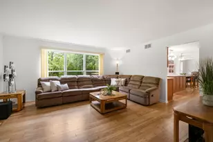 162 Wellington Ct, Grayslake, IL 60030 - Photo 7