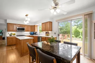 162 Wellington Ct, Grayslake, IL 60030 - Photo 13