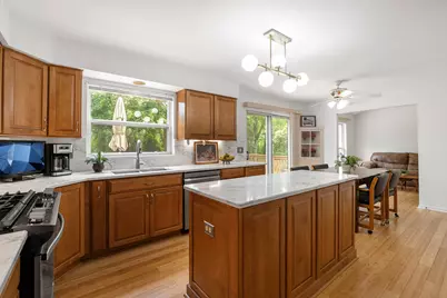 162 Wellington Court, Grayslake, IL 60030 - Photo 9