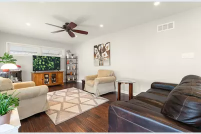 7727 W Berwyn Avenue, Chicago, IL 60656 - Photo 9