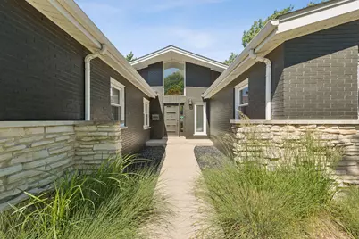 9424 Tripp Avenue, Skokie, IL 60076 - Photo 3