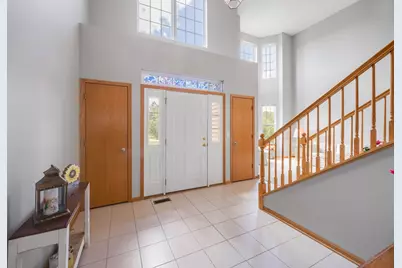 325 Forest Trail, South Elgin, IL 60177 - Photo 9
