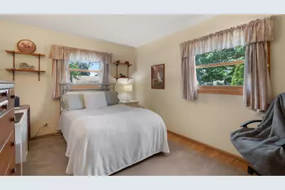 472 W Walnut Avenue, Des Plaines, IL 60016 - Photo 15