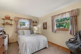 472 W Walnut Ave, Des Plaines, IL 60016 - Photo 15