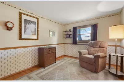 472 W Walnut Avenue, Des Plaines, IL 60016 - Photo 17