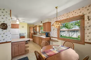 472 W Walnut Ave, Des Plaines, IL 60016 - Photo 11