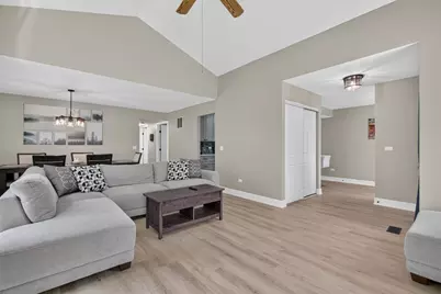 354 Ashford Circle #1, Bartlett, IL 60103 - Photo 5