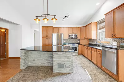 900 Scottsdale Drive, Hampshire, IL 60140 - Photo 11