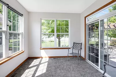 900 Scottsdale Drive, Hampshire, IL 60140 - Photo 15