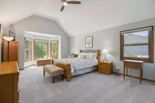 21W728 McCarron Rd, Glen Ellyn, IL 60137 - Photo 17