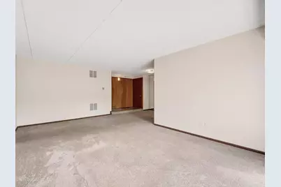 6820 Joliet Road #5, Indian Head Park, IL 60525 - Photo 5