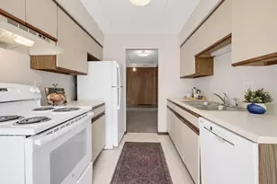 6820 Joliet Rd, Indian Head Park, IL 60525 - Photo 13