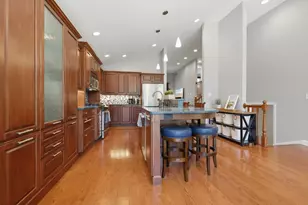 689 Timber Hill Rd, Deerfield, IL 60015 - Photo 9