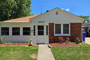 11705 S Meadow Ln Dr, Merrionette Park, IL 60803 - Photo 1