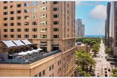 800 N Michigan Avenue #4703, Chicago, IL 60611 - Photo 39