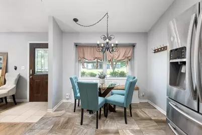417 Travelaire Avenue, Naperville, IL 60565 - Photo 7