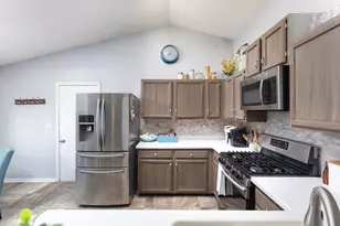 417 Travelaire Ave, Naperville, IL 60565 - Photo 11