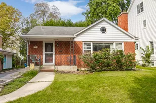 122 S Quincy St, Hinsdale, IL 60521 - Photo 1
